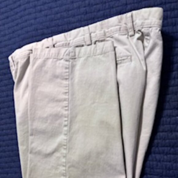 Nautica Men's Wrinkle Resistant Khaki Pants 42" W x26" - Picture 2 of 7